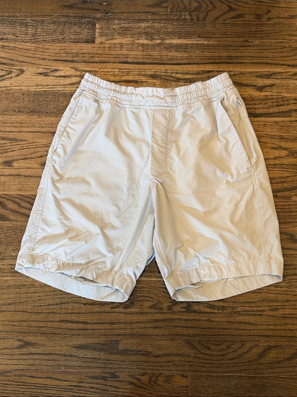 lululemon athletica Men's White Athletic Elastic-Waist Shorts